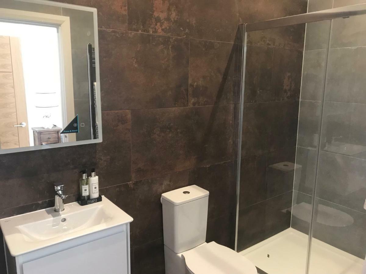 Birchover Juniper Court Aparthotel Nottingham Bagian luar foto